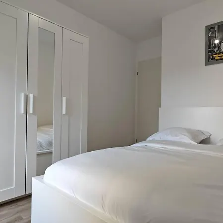 Apartament Max Pantin